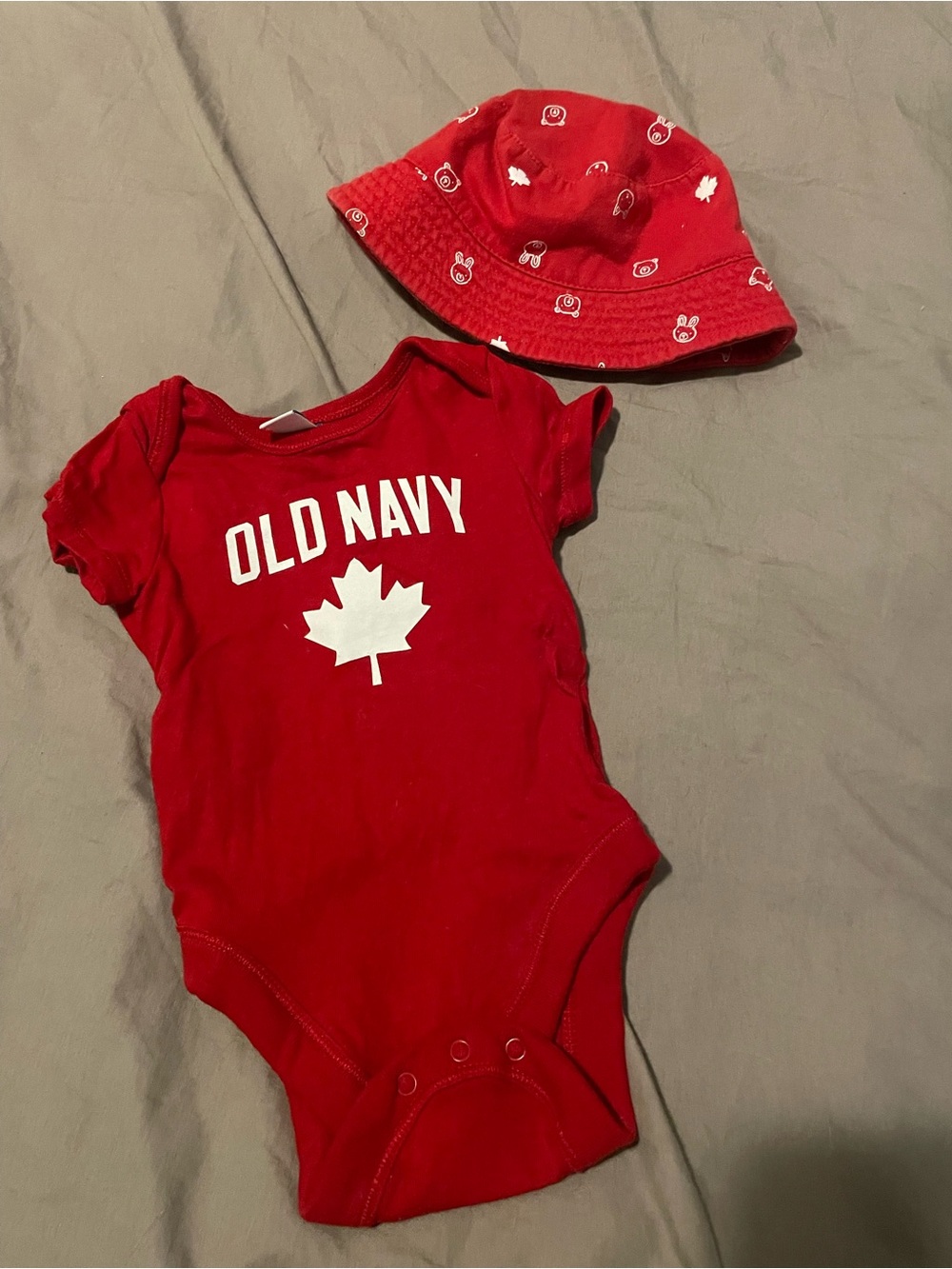 5/$20 Old Navy Red Baby One-Piece Bodysuit with Maple Leaf